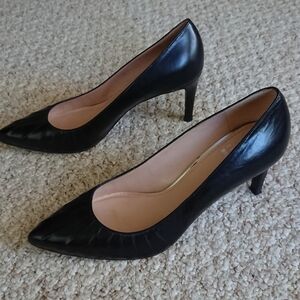 Stuart Weitzman Threads Ruched Pointy black Pump size 8.5